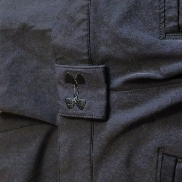 Under Armour Performance Shorts - Picture 5 of 6